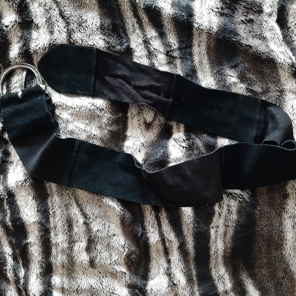 Black SUEDE belt SOLD ON TITLE - Picture 2 of 4